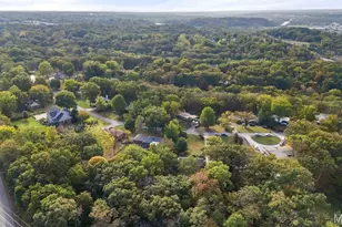 1889 N Signal Hills Dr, Kirkwood, MO 63122 - Photo 41