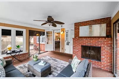 1889 N Signal Hills Drive, Kirkwood, MO 63122 - Photo 15