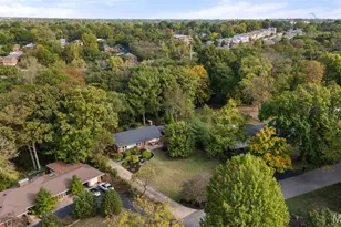 1889 N Signal Hills Dr, Kirkwood, MO 63122 - Photo 37