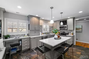 1889 N Signal Hills Dr, Kirkwood, MO 63122 - Photo 11