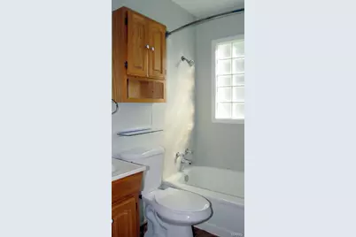 220 Du Bourg Lane, Florissant, MO 63031 - Photo 7