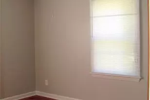 220 Du Bourg Ln, Florissant, MO 63031 - Photo 5