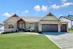 402 Knothole Ln, Wentzville, MO 63385 - Photo 1