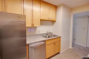 9041 N Swan Cir, Brentwood, MO 63144 - Photo 13