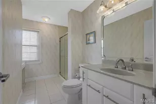 13258 Fairoyal Dr, Des Peres, MO 63131 - Photo 15