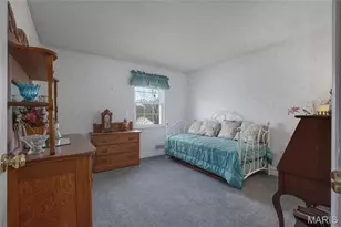 13258 Fairoyal Dr, Des Peres, MO 63131 - Photo 17