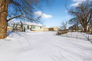 2128 Monks Hollow Dr, Florissant, MO 63031 - Photo 37