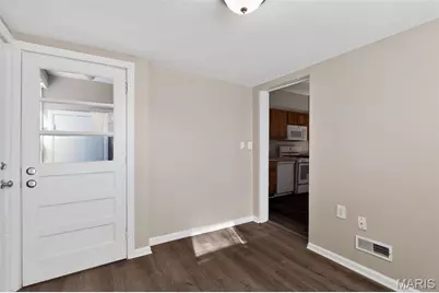 3721 S Compton Avenue, Saint Louis, MO 63118 - Photo 9