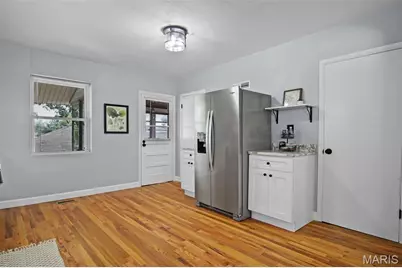 5500 Lindenwood, Saint Louis, MO 63109 - Photo 9