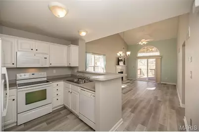6827 Eagles Landing Court, Pacific, MO 63069 - Photo 5
