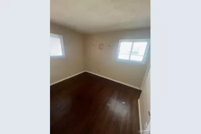 95 Florissant Park Drive, Florissant, MO 63031 - Photo 9
