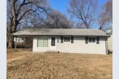 95 Florissant Park Drive, Florissant, MO 63031 - Photo 1
