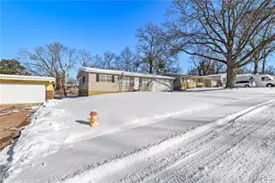2267 Heritage Dr, Saint Louis, MO 63136 - Photo 3