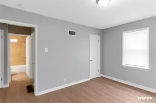 8246 Montreal Dr, Saint Louis, MO 63132 - Photo 17