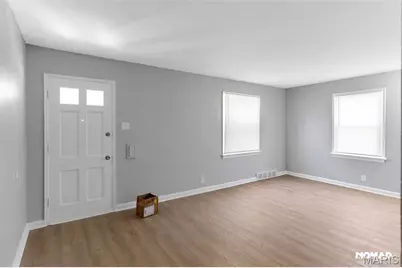 8246 Montreal Drive, Saint Louis, MO 63132 - Photo 15