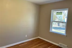8527 Dianthus Ln, Saint Louis, MO 63136 - Photo 9