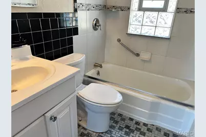 8527 Dianthus Lane, Saint Louis, MO 63136 - Photo 11