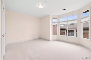 315 N Meramec Ave, Saint Louis, MO 63105 - Photo 13