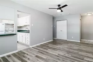 7604 Hazelcrest Dr, Saint Louis, MO 63042 - Photo 3