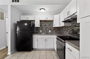 9732 Cambria Dr, Saint Louis, MO 63136 - Photo 11