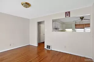 860 St Brendan Ln, Florissant, MO 63031 - Photo 9