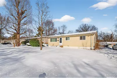 296 Meadowcrest Drive, Saint Louis, MO 63135 - Photo 3