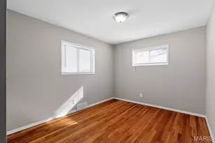 296 Meadowcrest Dr, Saint Louis, MO 63135 - Photo 15