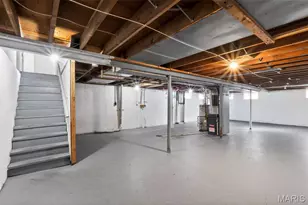 296 Meadowcrest Dr, Saint Louis, MO 63135 - Photo 25