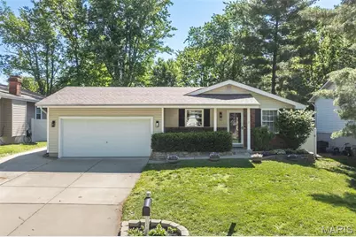 32 Oak Knoll Drive, Saint Peters, MO 63376 - Photo 1