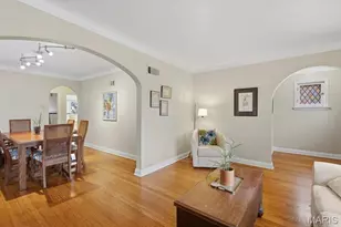 6542 Lindenwood Pl, Saint Louis, MO 63109 - Photo 9