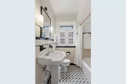 6542 Lindenwood Place, Saint Louis, MO 63109 - Photo 15