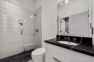 6 Benton Pl, Saint Louis, MO 63104 - Photo 33