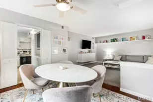 4347 Chateau De Ville Dr, Saint Louis, MO 63129 - Photo 11