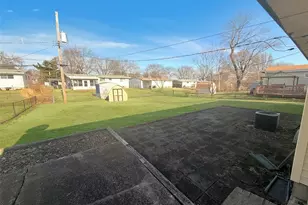 2325 Pheasant Dr, Saint Louis, MO 63031 - Photo 5