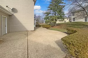15751 Heathercroft Dr, Chesterfield, MO 63017 - Photo 25