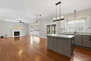 571 Bluffs View Ct, Eureka, MO 63025 - Photo 9