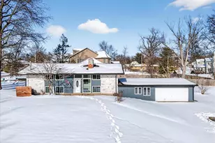 1 Hill N Dale Ln, Saint Louis, MO 63132 - Photo 1