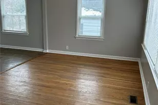 10142 Newbold Dr, Bellefontaine Neighbors, MO 63137 - Photo 3