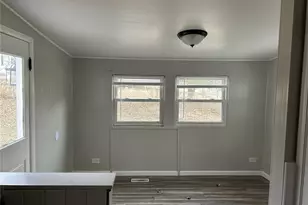 10142 Newbold Dr, Bellefontaine Neighbors, MO 63137 - Photo 7