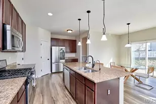 724 Derby Way Dr, Wentzville, MO 63385 - Photo 9