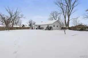 393 Martin Field Ct, Villa Ridge, MO 63089 - Photo 9