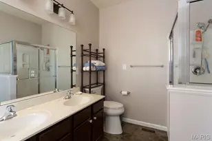 10940 Clydesdale Manors Ct, Saint Louis, MO 63123 - Photo 13