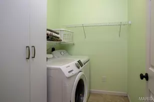 10940 Clydesdale Manors Ct, Saint Louis, MO 63123 - Photo 9