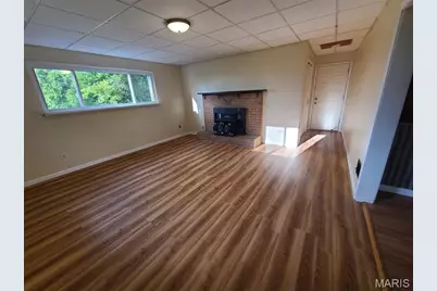 4947 Ringer Road, Mehlville, MO 63129 - Photo 5