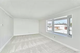 4650 Venarde Dr, Saint Louis, MO 63128 - Photo 17