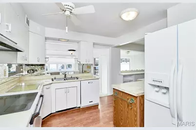 4650 Venarde Drive, Saint Louis, MO 63128 - Photo 3