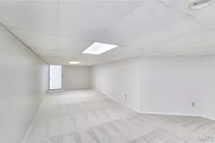 4650 Venarde Dr, Saint Louis, MO 63128 - Photo 33