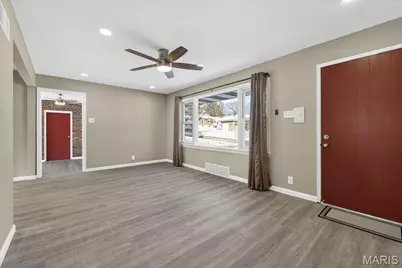 1150 Bosworth Drive, Saint Louis, MO 63137 - Photo 3