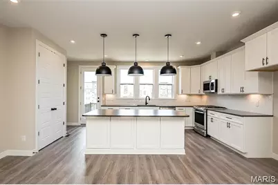 1347 W Gateway Heights W, Richmond Heights, MO 63144 - Photo 5