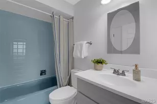 5545 Dantonaire Pl, Saint Louis, MO 63128 - Photo 23